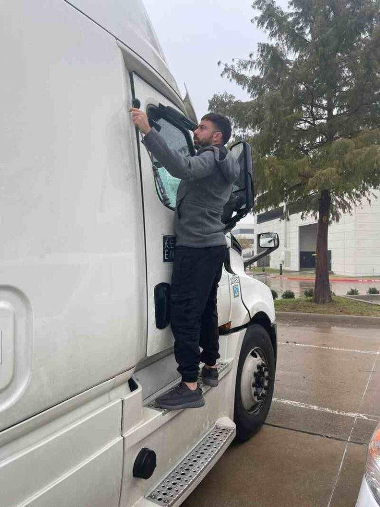 Semi-trailer locksmith Little Elm Texas